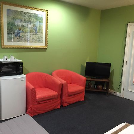 Adas Guesthouse Toronto Room photo