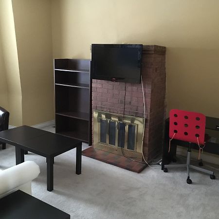 Adas Guesthouse Toronto Room photo