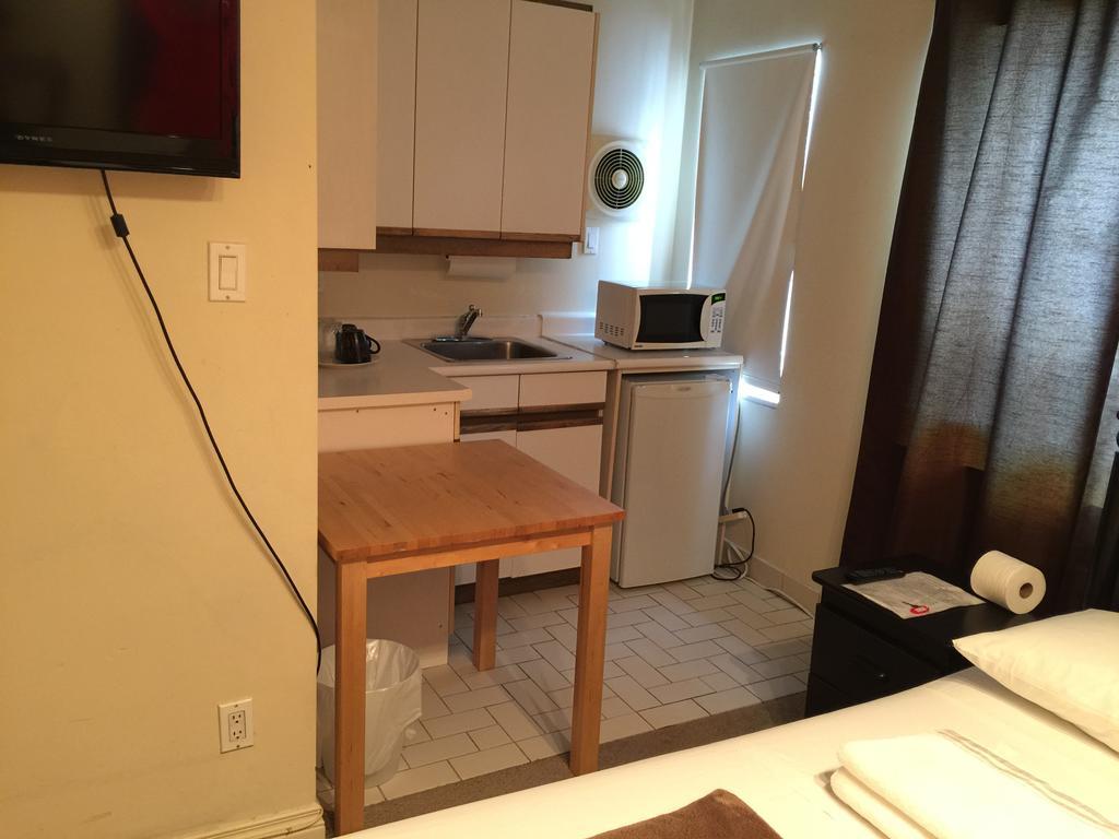 Adas Guesthouse Toronto Room photo
