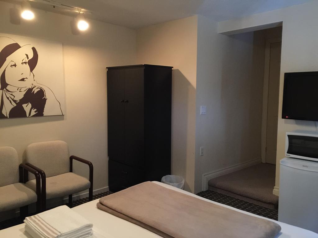 Adas Guesthouse Toronto Room photo