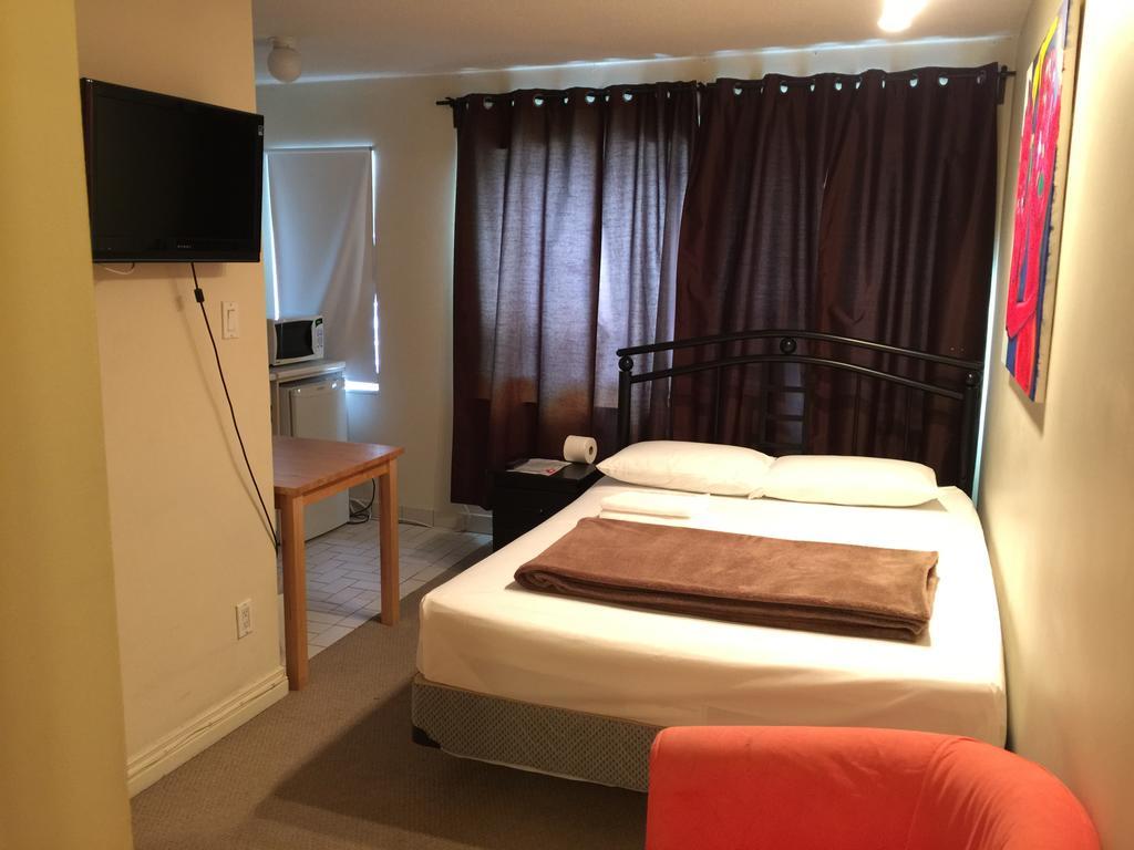 Adas Guesthouse Toronto Room photo