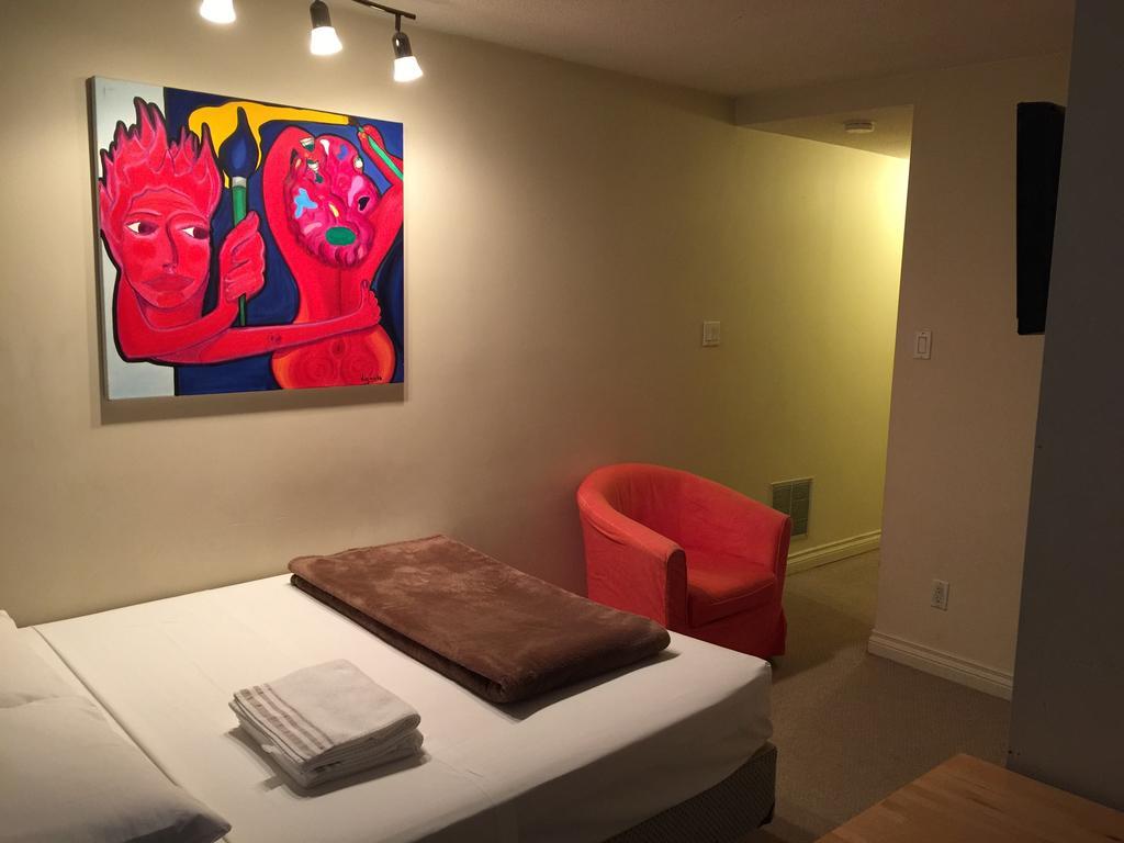 Adas Guesthouse Toronto Room photo