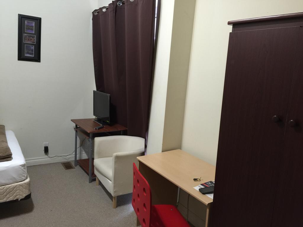 Adas Guesthouse Toronto Room photo