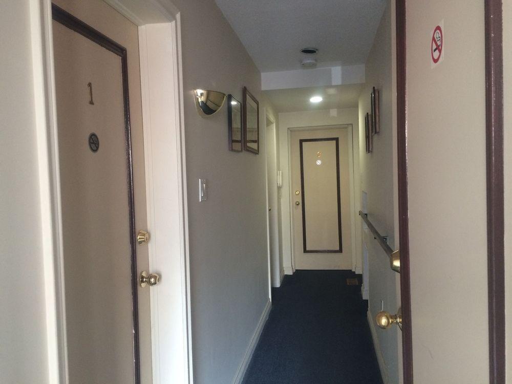 Adas Guesthouse Toronto Exterior photo